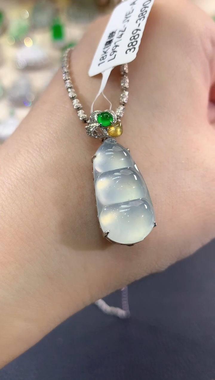 吊坠(不含链)18K金镶嵌翡翠d31         