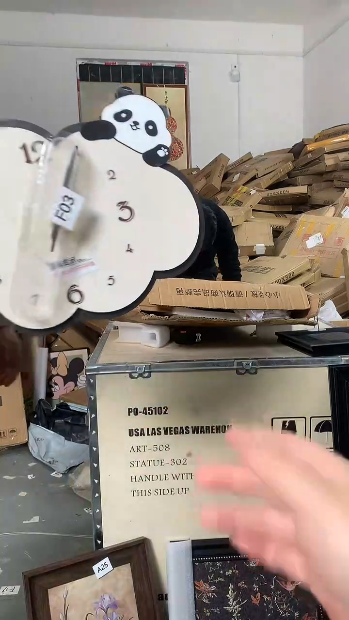 小熊猫钟表画---