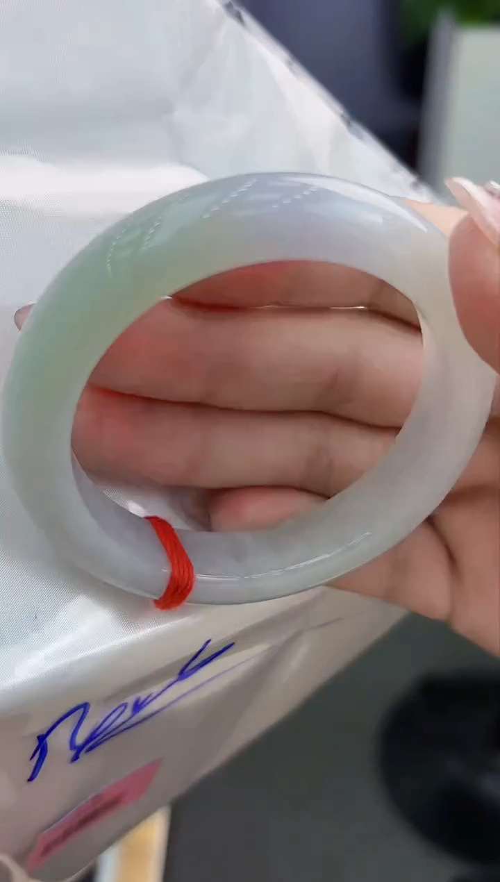 【闪购商品】翡翠颈饰合金翡翠手镯