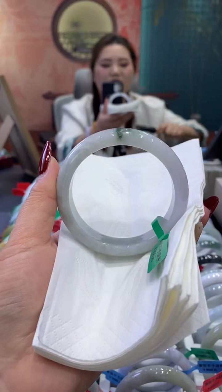 【闪购商品】翡翠手镯未镶嵌多人00018295