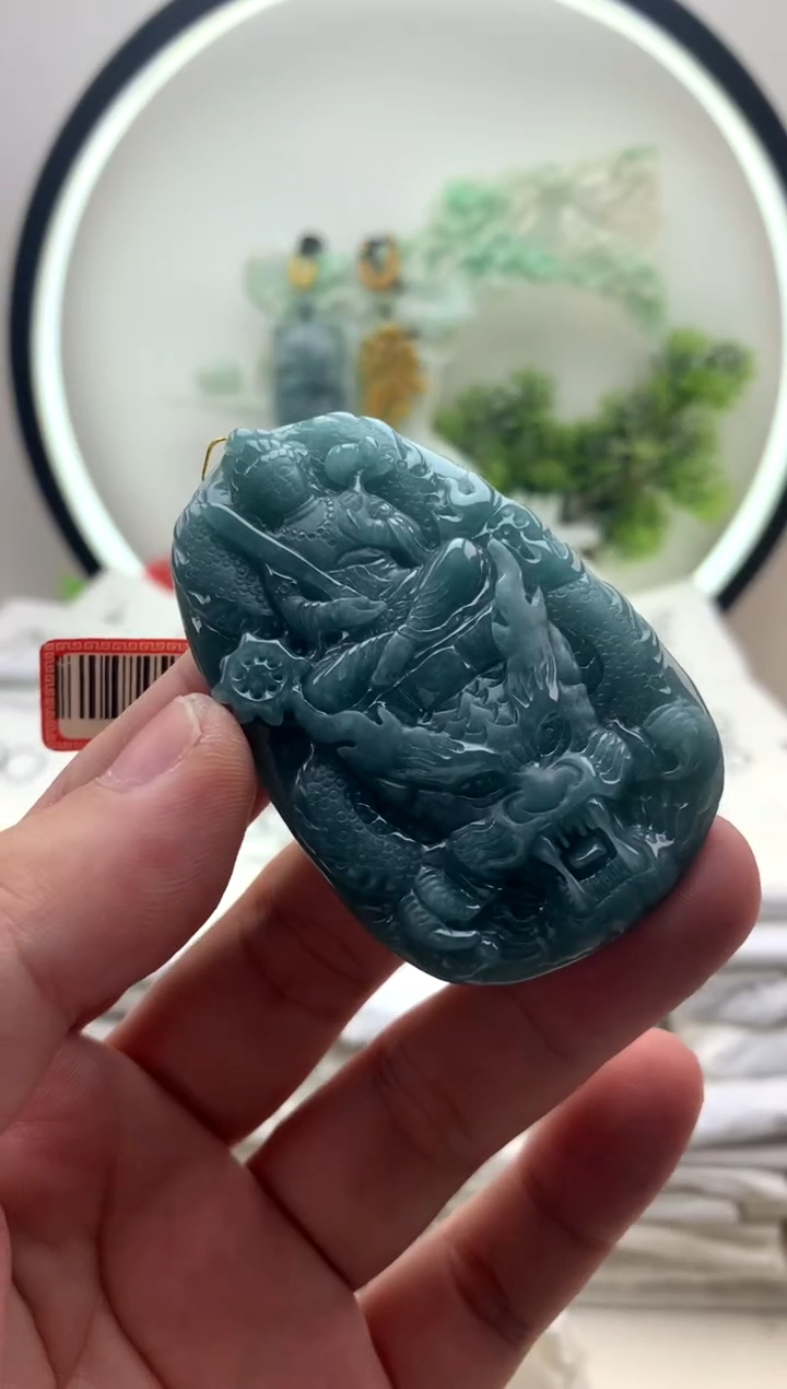 颈饰未镶嵌翡翠虚空藏