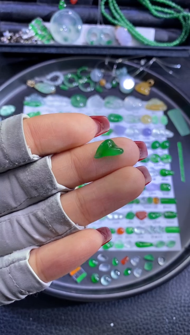 未镶嵌挂件翡翠随行