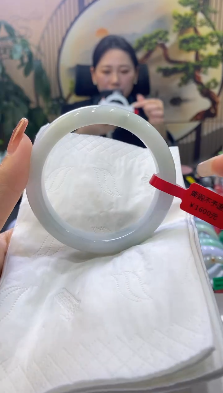 【闪购商品】翡翠手镯未镶嵌00009103