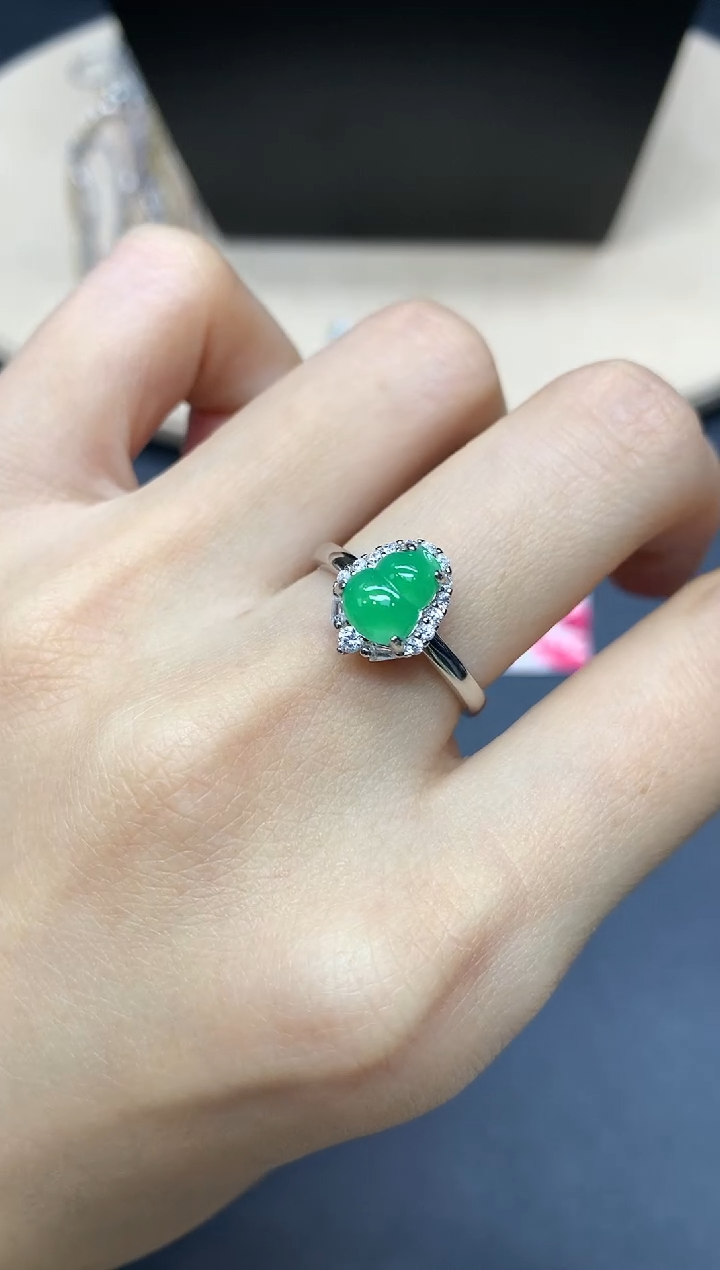 【闪购商品】翡翠戒指银S925镶嵌葫芦【无服务费】