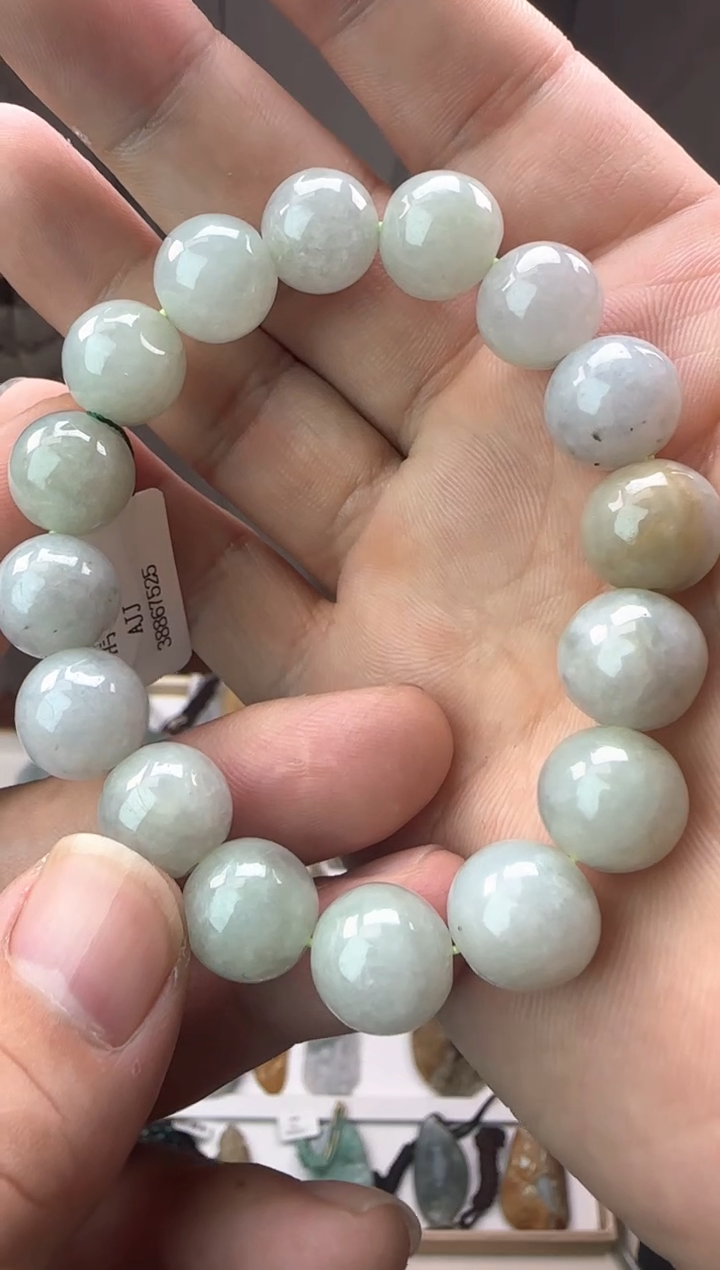 未镶嵌手串翡翠很*天然缅甸A货翡翠（手串）多样性发其一