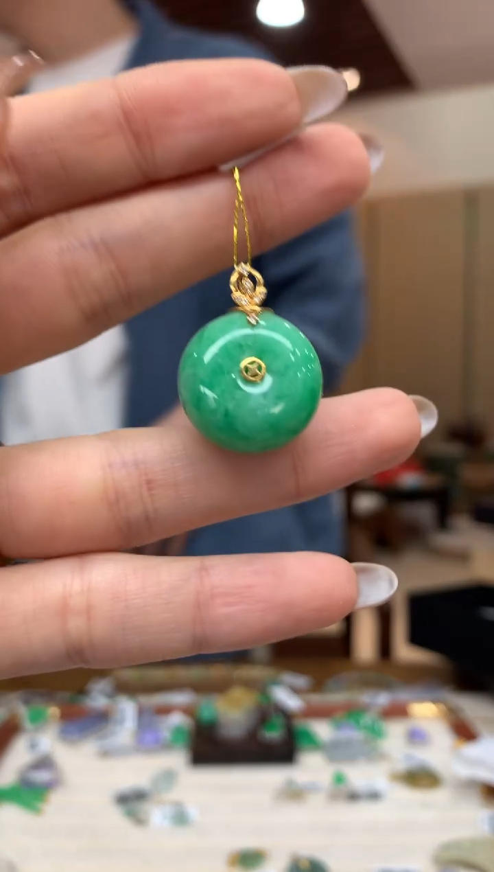吊坠(不含链)18K金镶嵌翡翠平安扣
