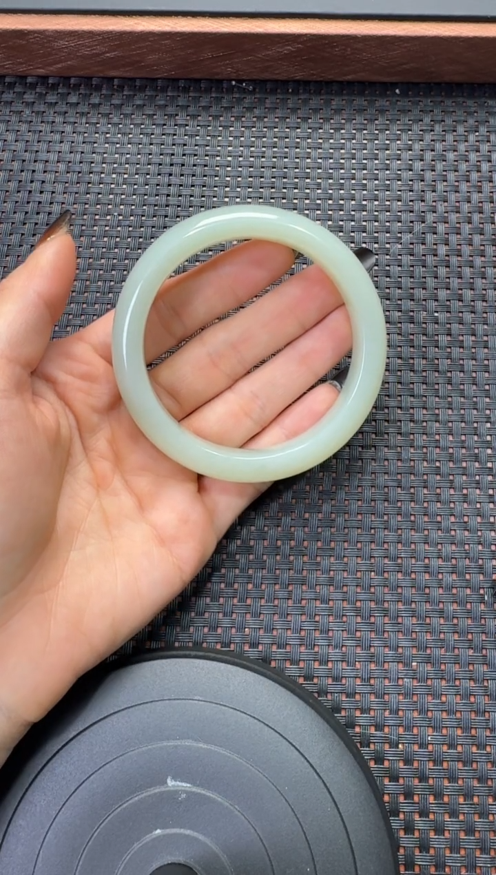 未镶嵌手镯和田玉j****e且末近矿手镯