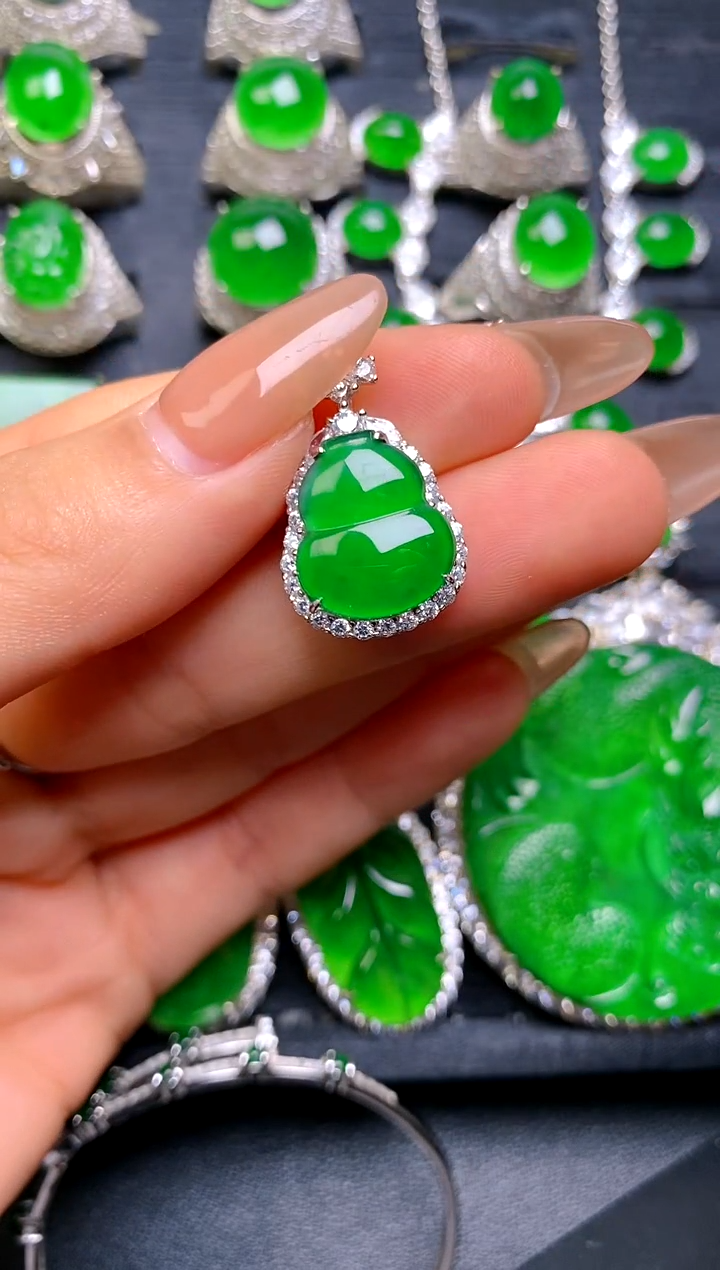 【闪购商品】翡翠吊坠(赠链)银S925镶嵌吊坠