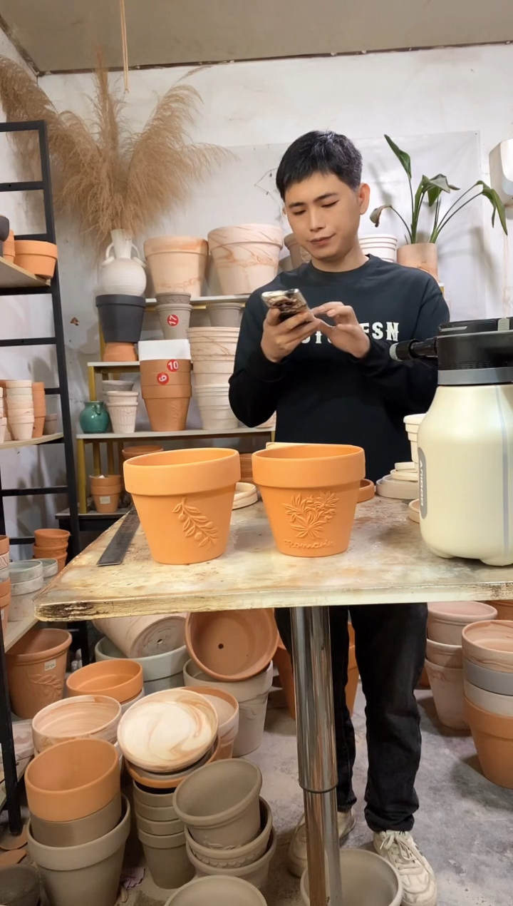 14*13红陶浮雕 2盆无托