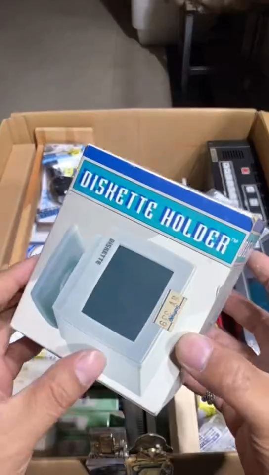8新中古商品，瑕疵品，不保好坏。792