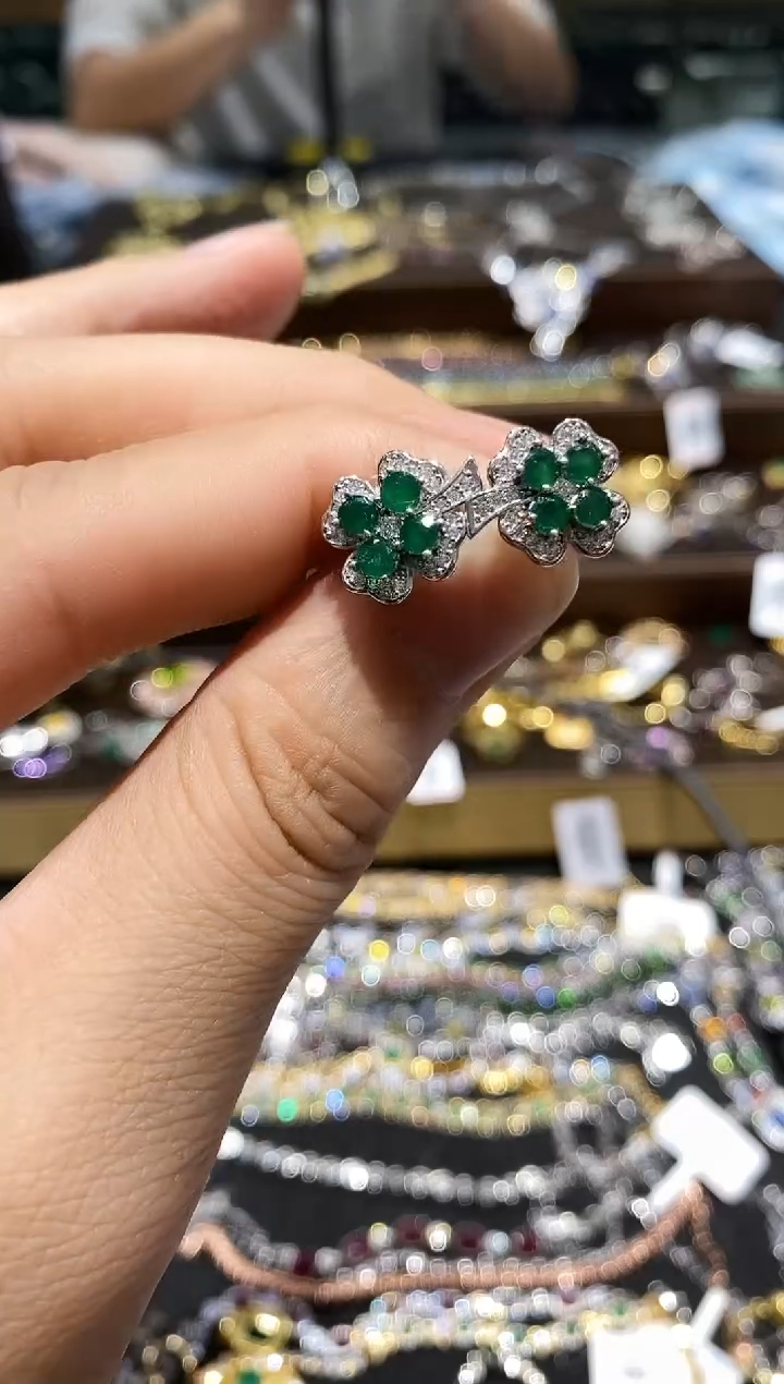 【闪购商品】祖母绿耳饰银S925镶嵌耳钉