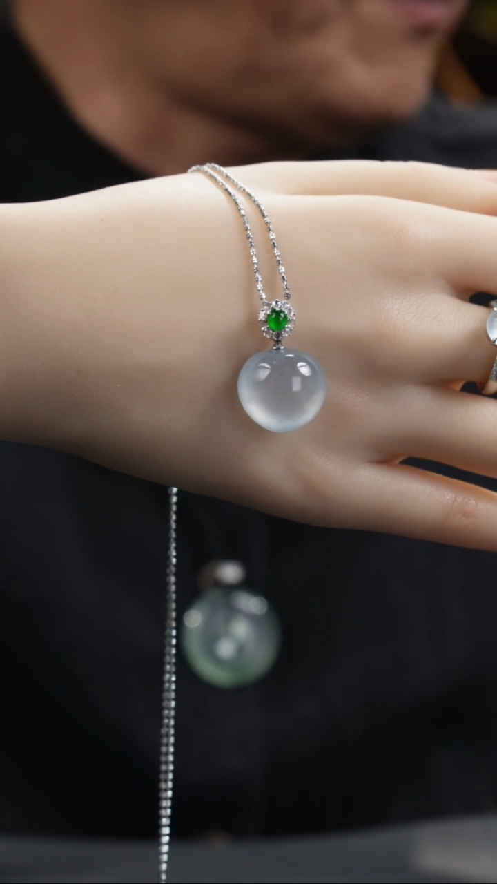 颈饰18K金镶嵌翡翠116·