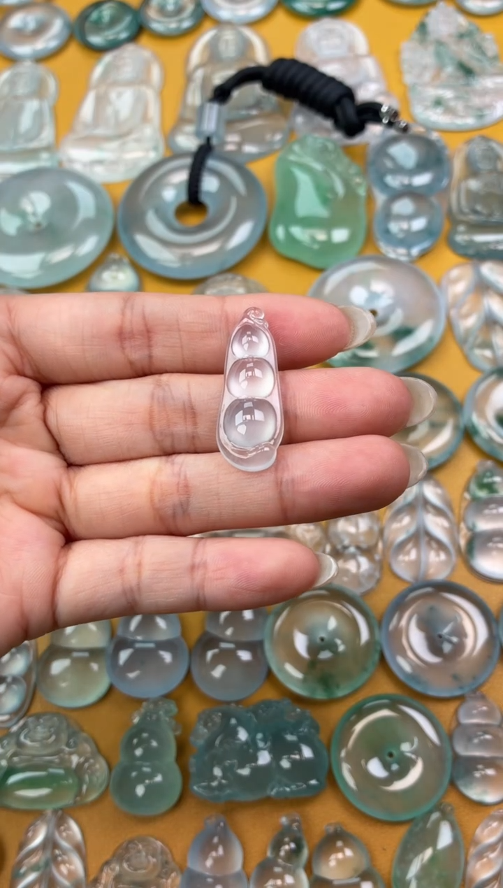 吊坠(不含链)未镶嵌翡翠24 豆子 31.6 12 5.1