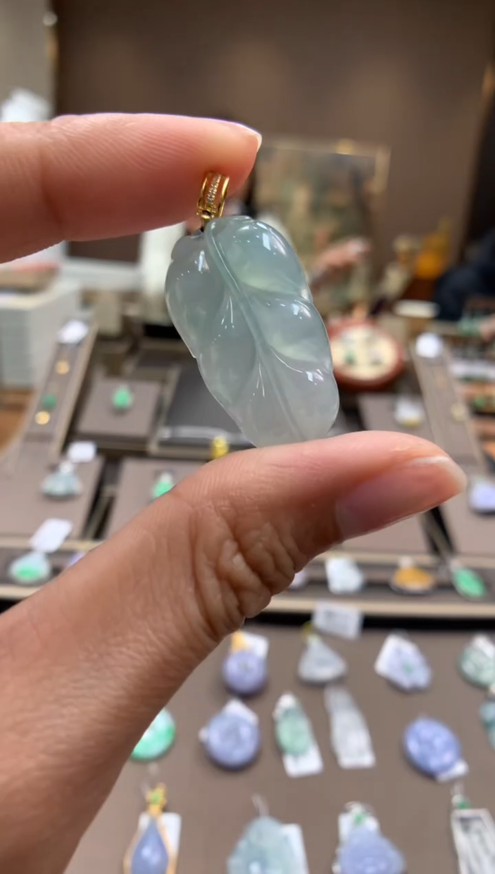 【闪购商品】翡翠颈饰18K金镶嵌叶子
