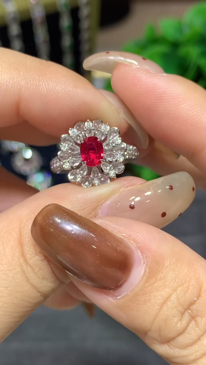 18K金镶嵌戒指红宝石1.04ct