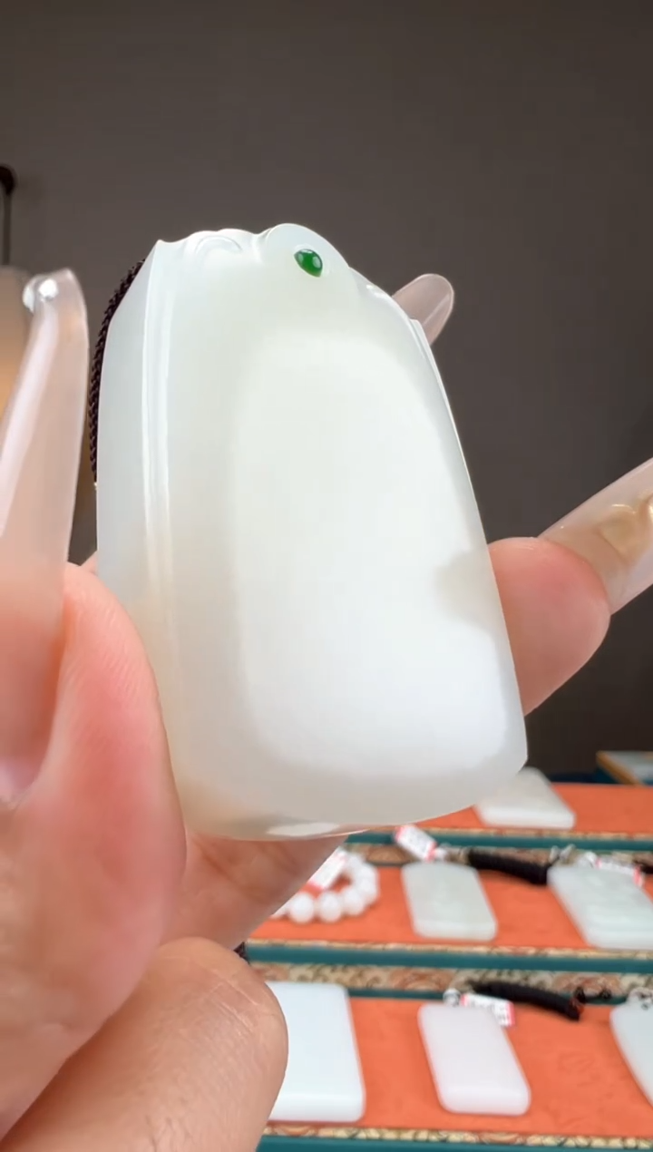 【闪购商品】和田玉颈饰未镶嵌1