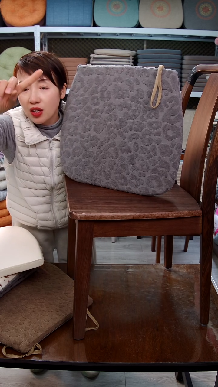 布石头记忆棉：灰色4个