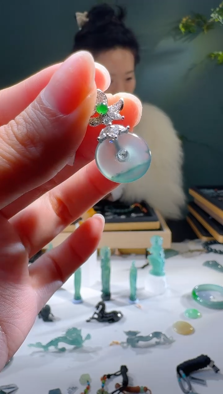 【闪购商品】翡翠颈饰银S925镶嵌天然A货翡翠