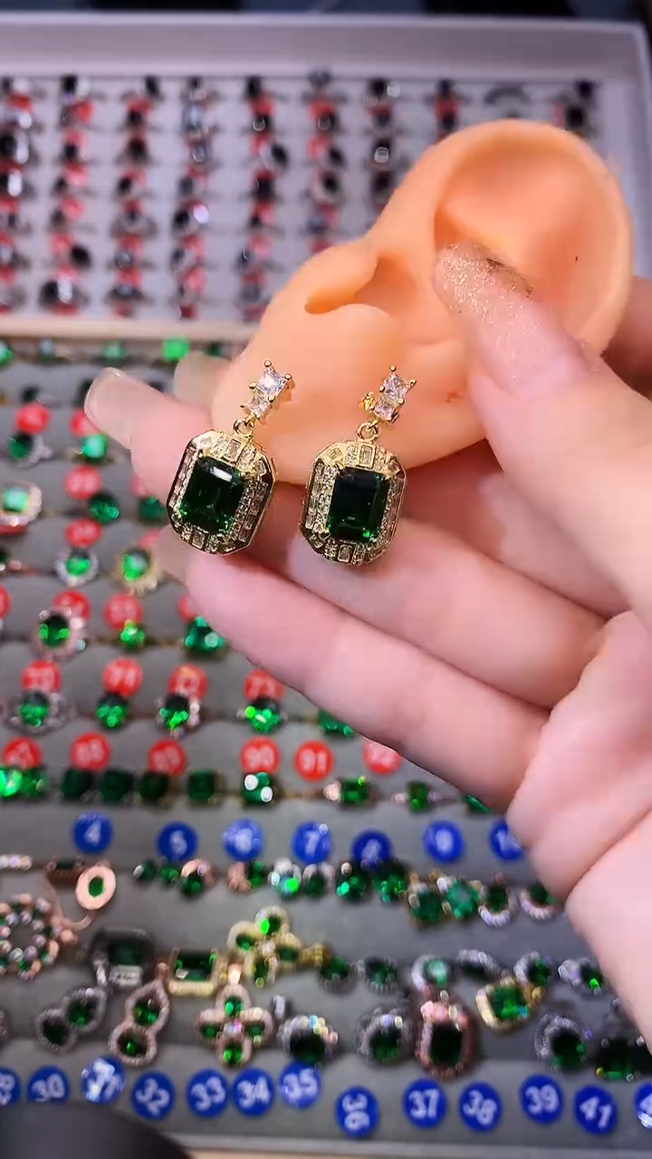 【闪购商品】透辉石耳饰银S925镶嵌1111111