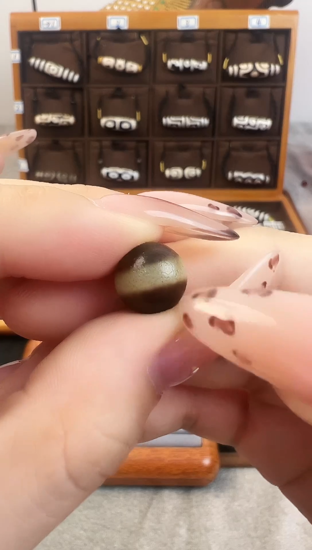 玛瑙/玉髓（覆膜）颈饰未镶嵌68.（微瑕）