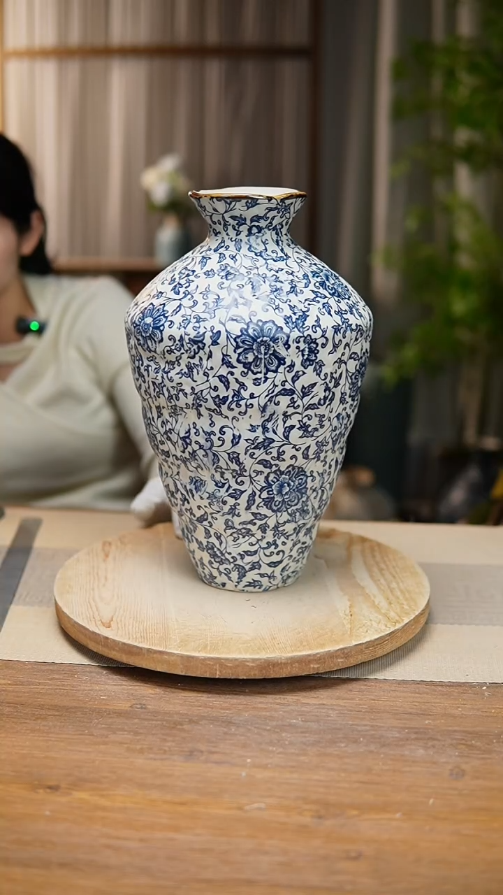 【闪购商品】陶瓷花器青花瓷缠枝莲高脚