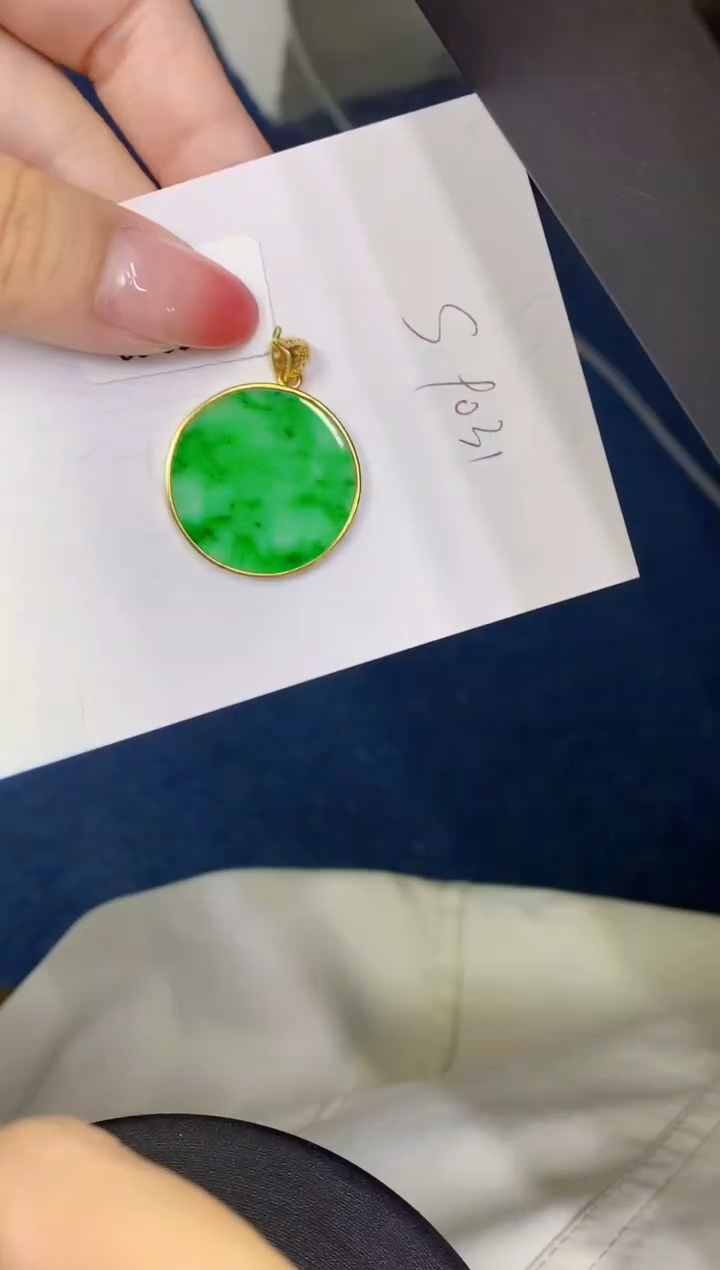 翡翠未镶嵌颈饰缅甸天然翡翠A货
