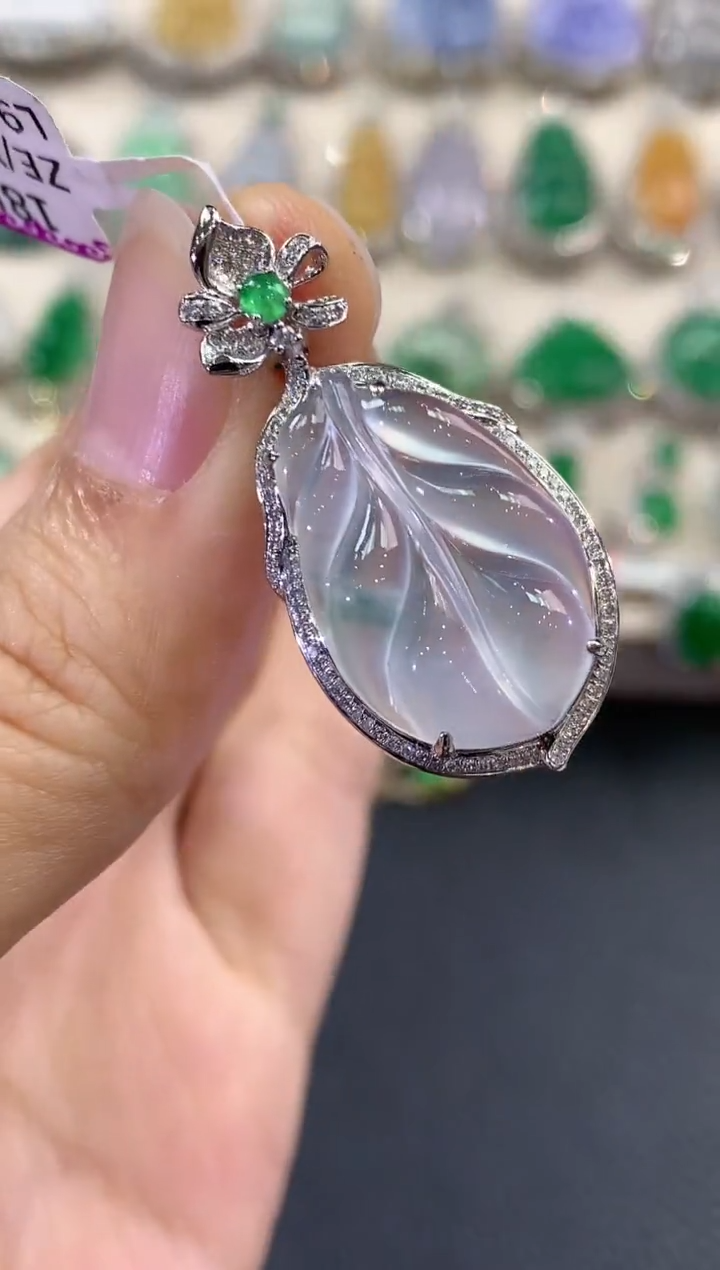 【闪购商品】翡翠吊坠(不含链)18K金镶嵌 C37