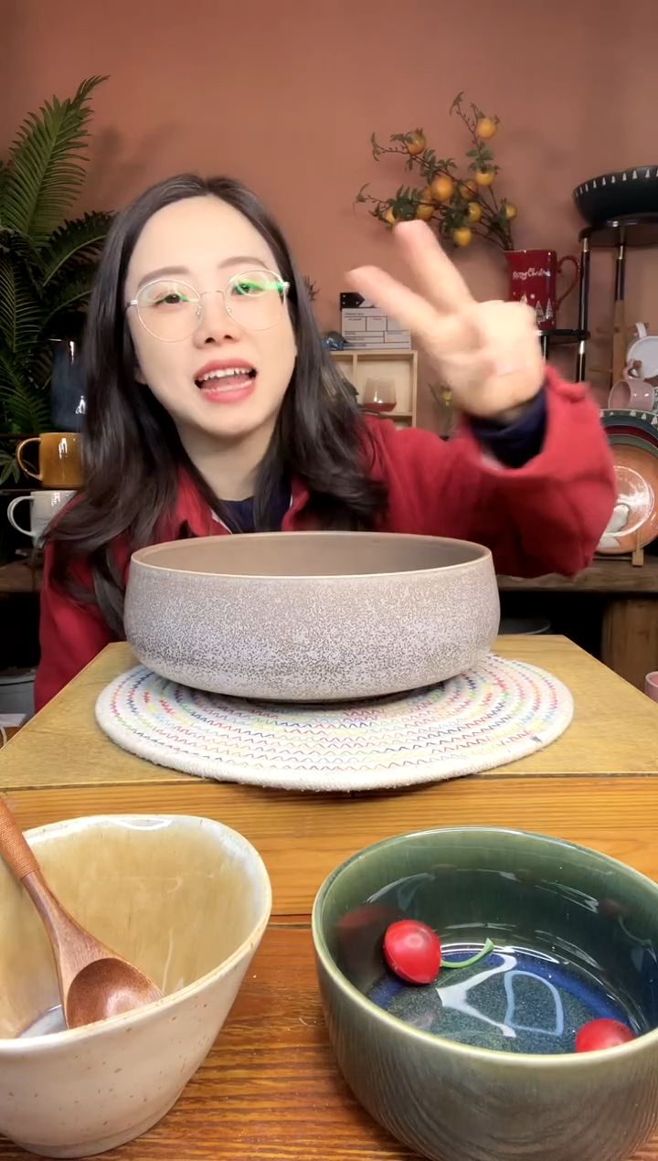 陶瓷10.5英寸棕色大碗 微瑕