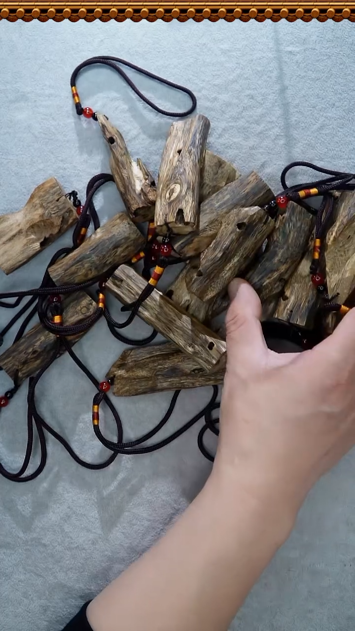 沉香手串奇楠虫漏车挂 多样性发其一