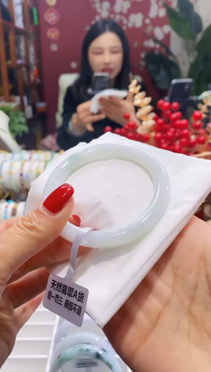 【闪购商品】翡翠手镯（圆镯）未镶嵌8圆条5657/8.4*8.6