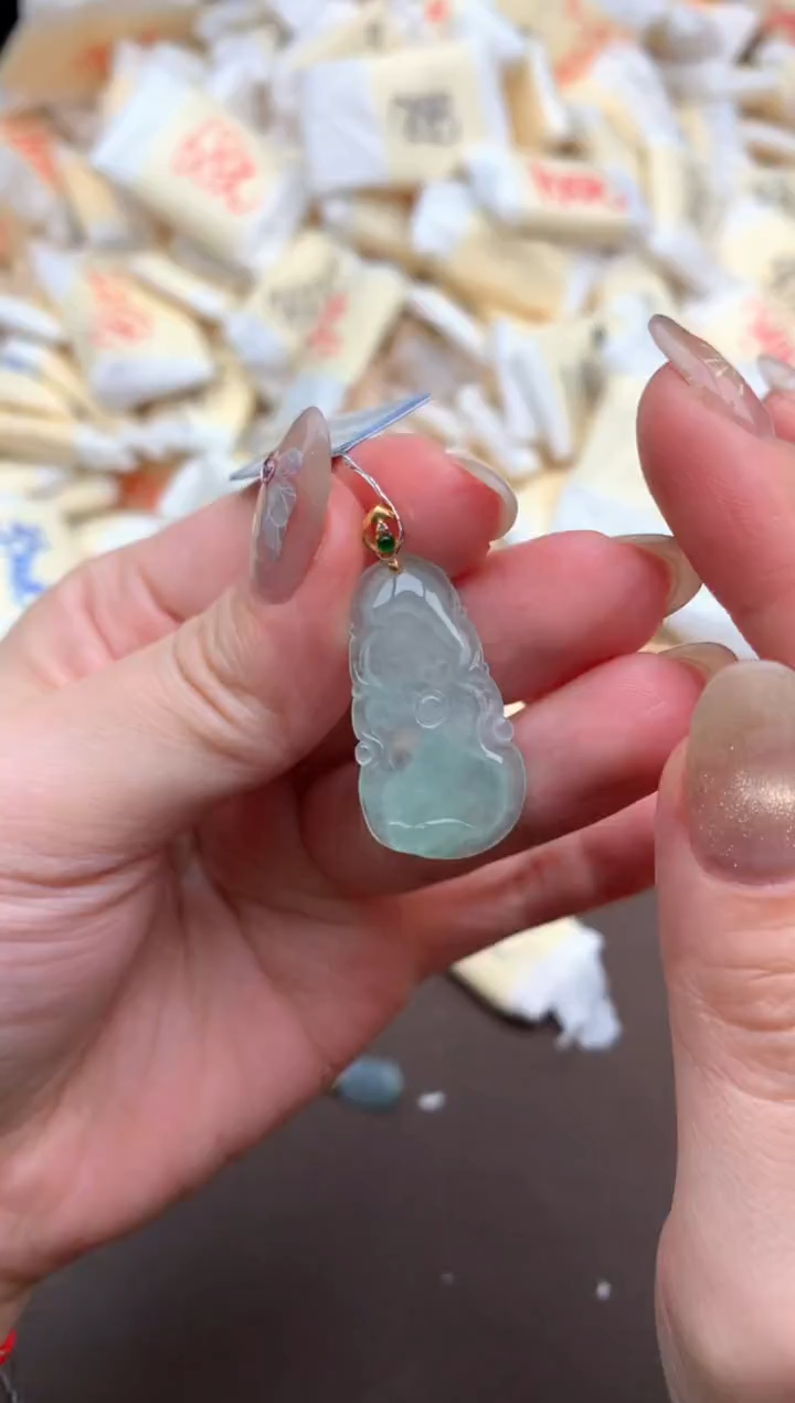【闪购商品】翡翠挂件18K金镶嵌一