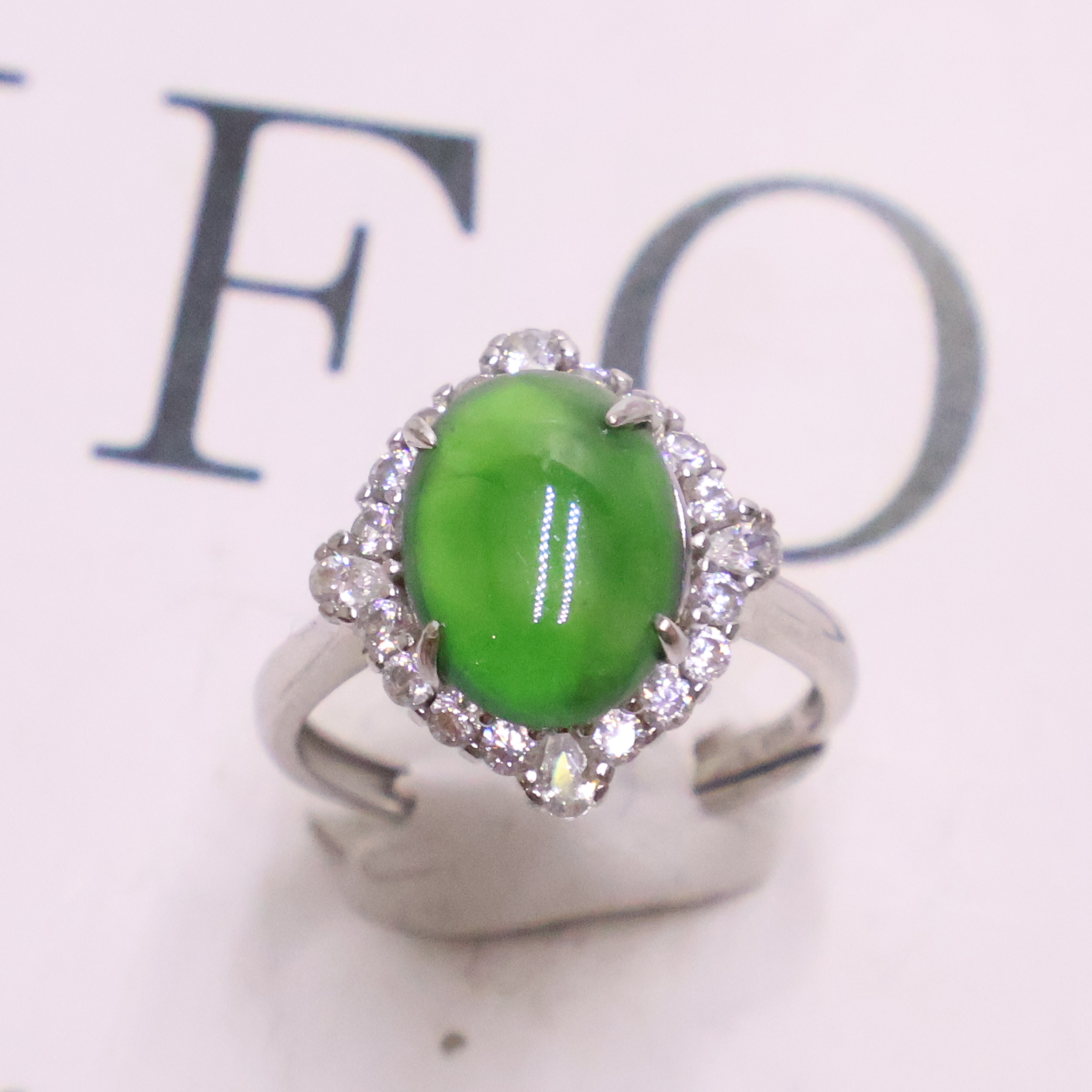 王宝宝翡翠.天然A货翡翠椭圆蛋面戒指.裸石10*7mm.银镶.精美气质