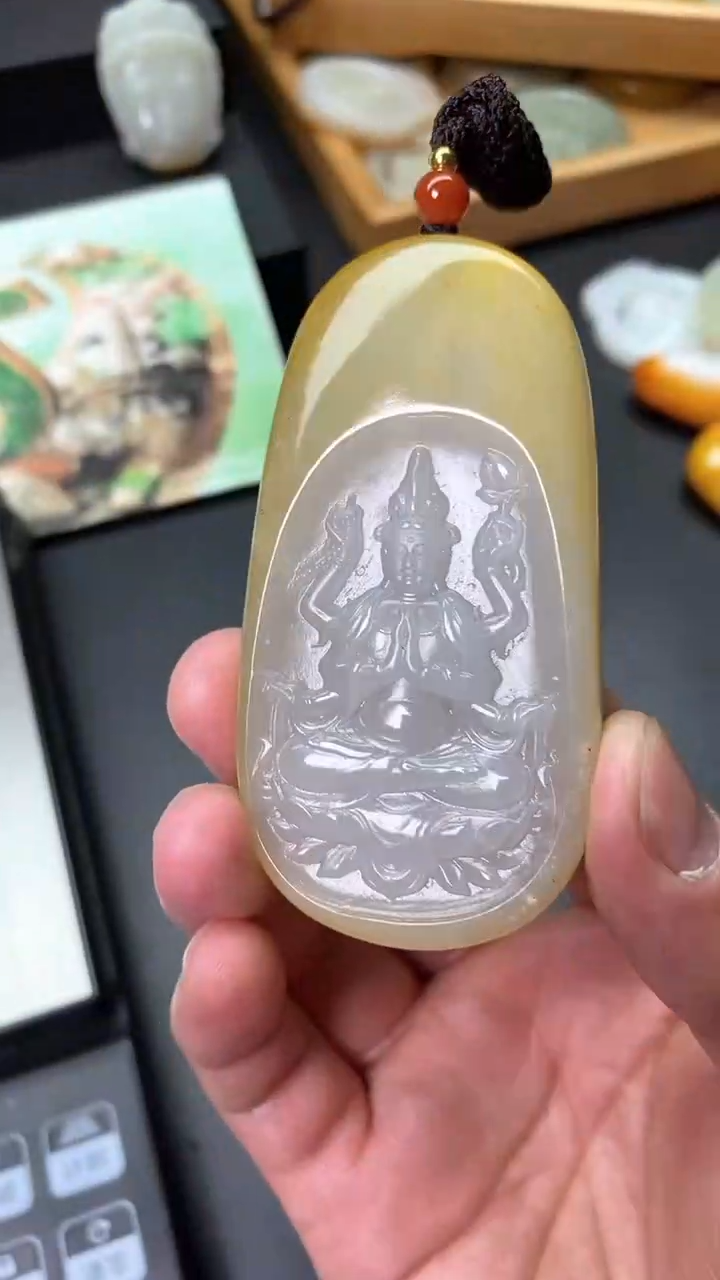 和田玉未镶嵌挂件千手观音