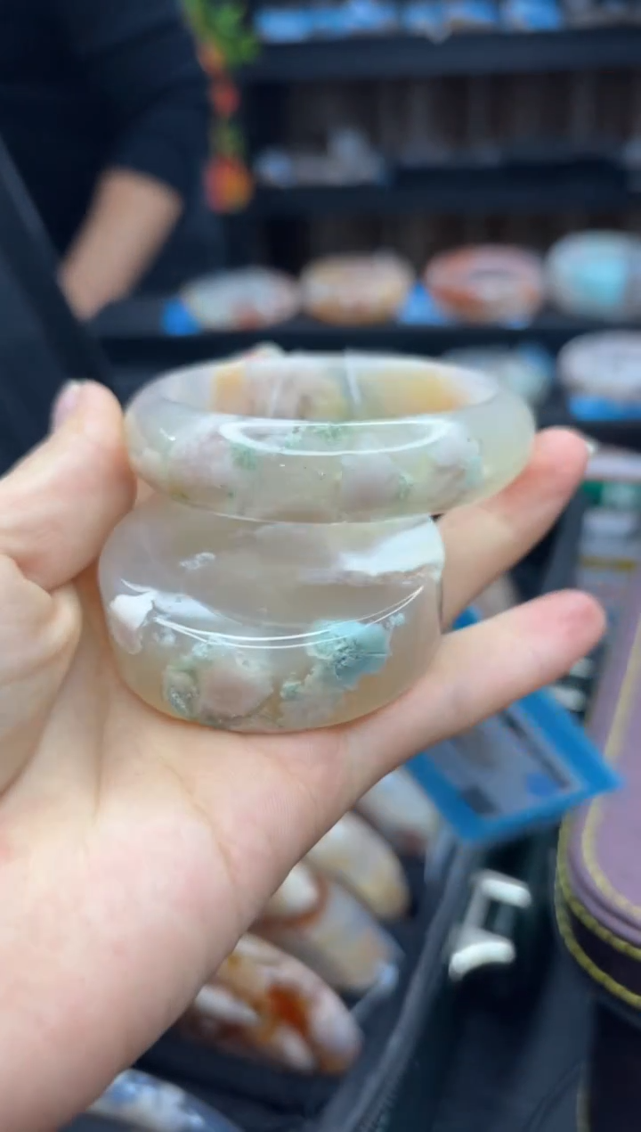 【闪购商品】石英质玉手镯未镶嵌802（54圈贈送鐲心）