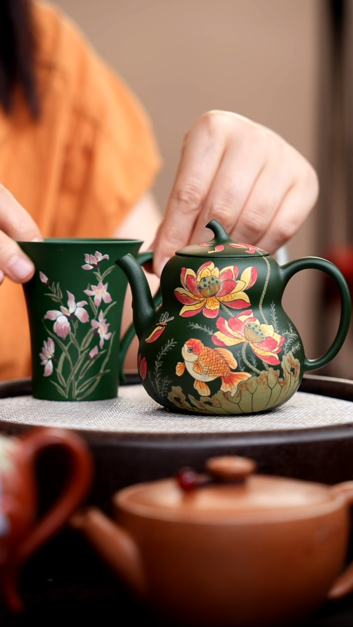 茶壶紫砂民国绿葫芦壶泥绘金鱼荷花+手把杯