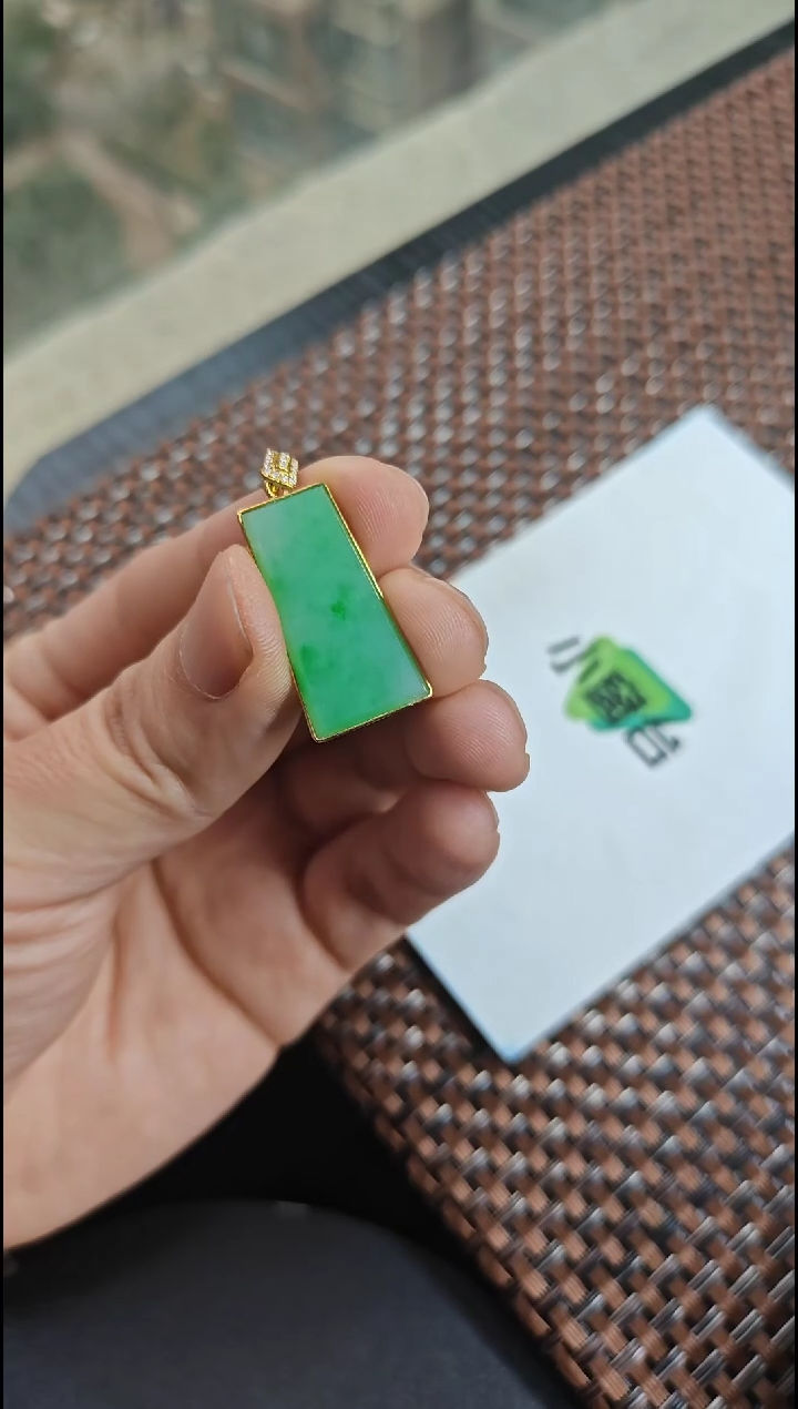 【闪购商品】翡翠颈饰18K金镶嵌翡翠颈饰18K金镶嵌