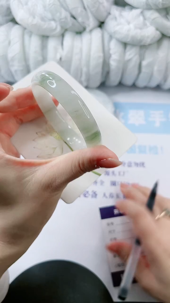 【闪购商品】石英质玉手镯未镶嵌多样性发货L168