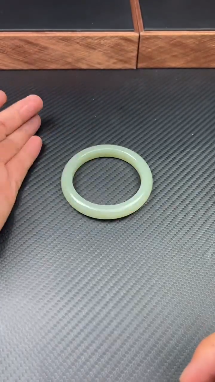 【闪购商品】和田玉手镯未镶嵌且末微色差近矿57