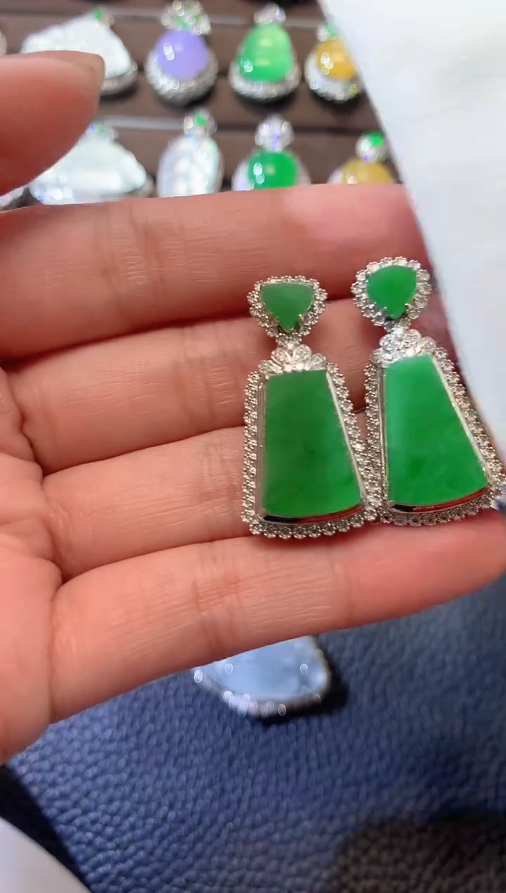 【闪购商品】翡翠吊坠(不含链)18K金镶嵌D19多样性发一件