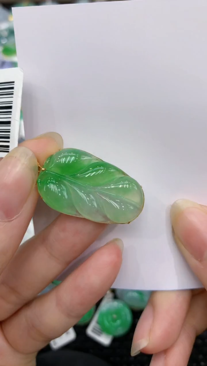 【闪购商品】翡翠颈饰18K金镶嵌8888888888