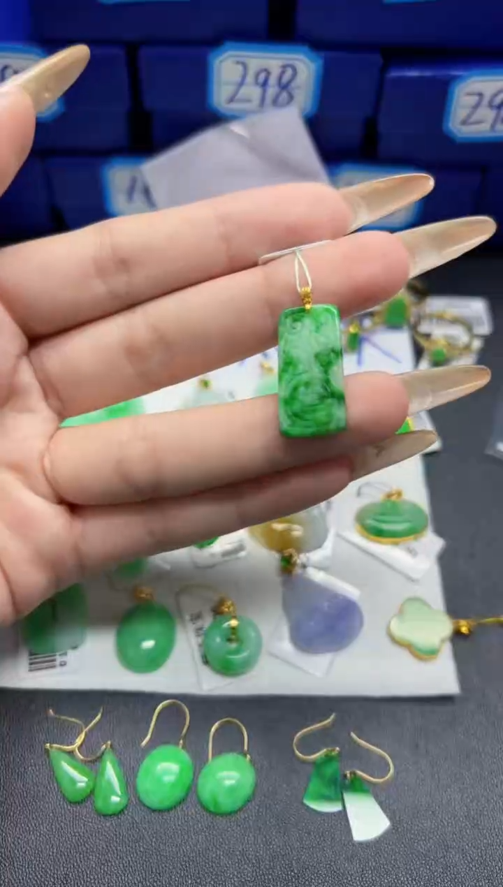 【闪购商品】翡翠颈饰18K金镶嵌Y缅料A货/支持复检/一件