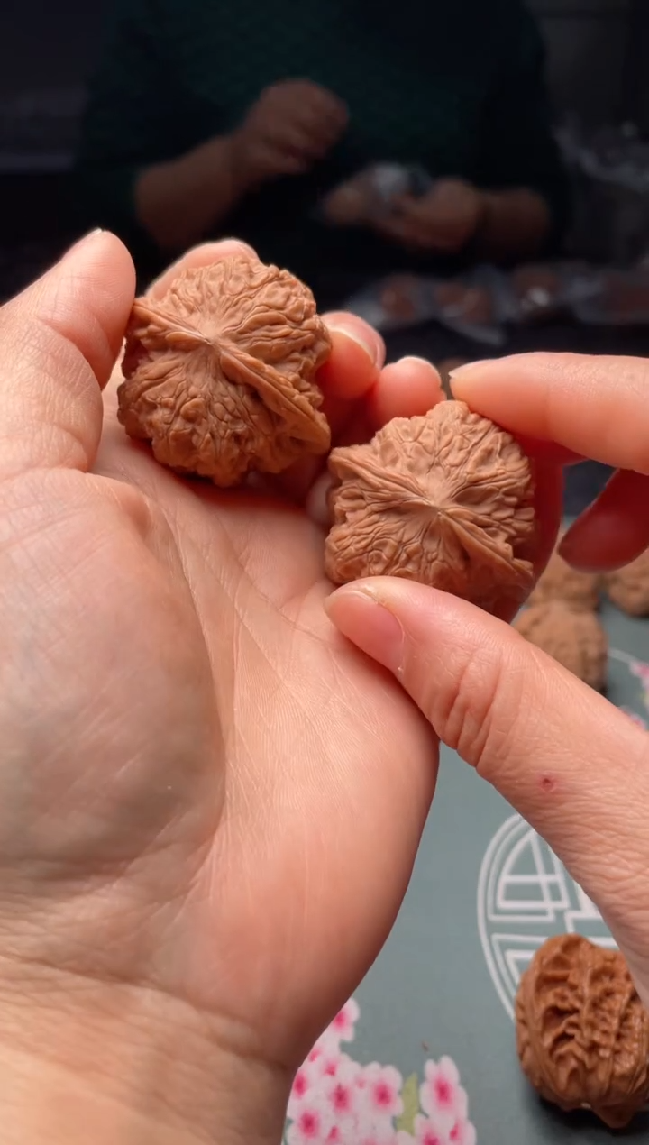 把件文玩核桃w357  龙洞玉 42 