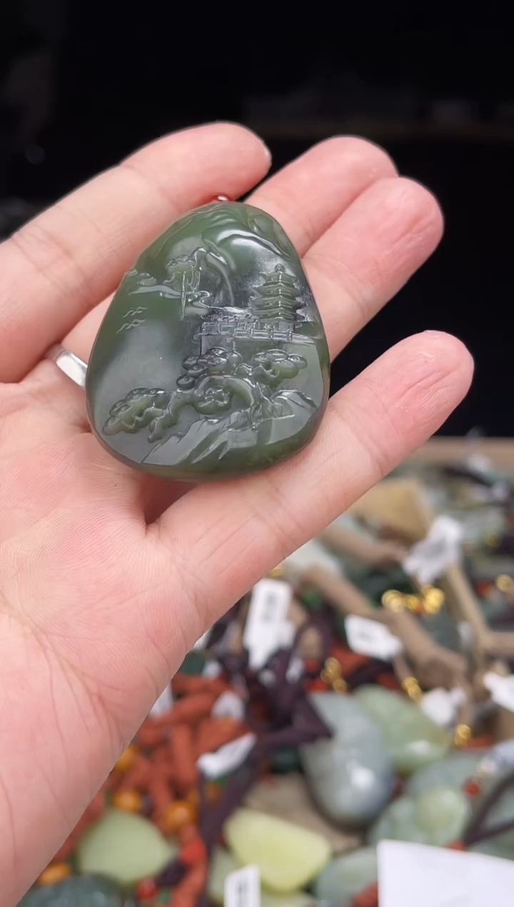 颈饰未镶嵌和田玉1