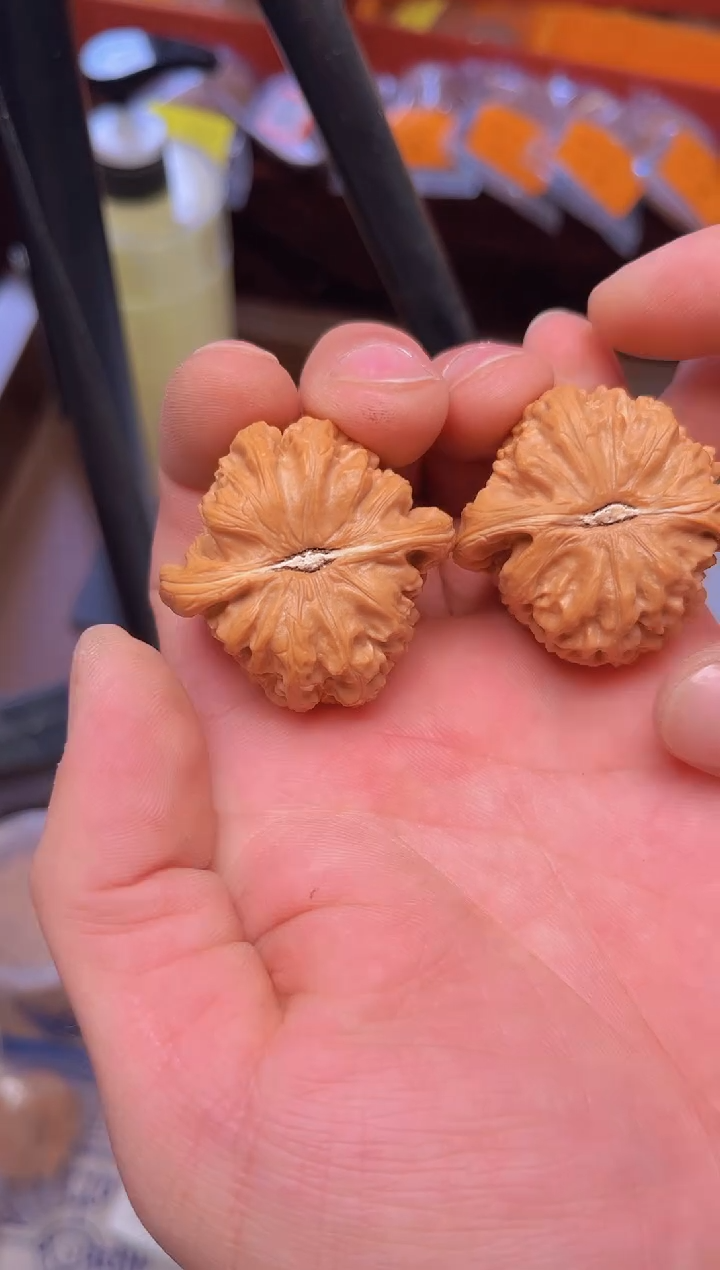 【闪购商品】文玩核桃把件40白狮子