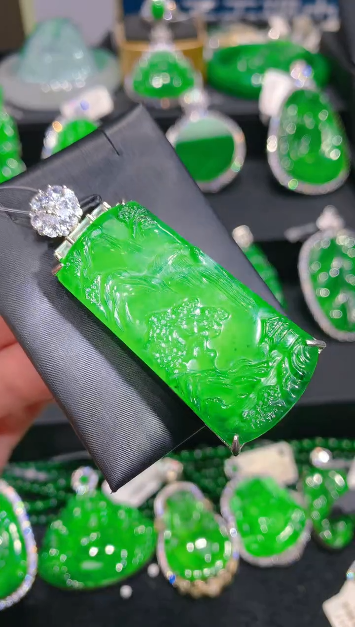 【闪购商品】翡翠颈饰银S925镶嵌54一季