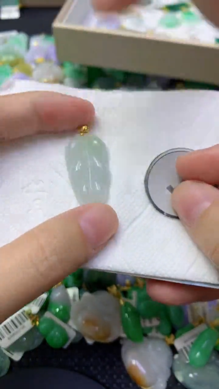 颈饰未镶嵌翡翠天然缅甸翡翠A货