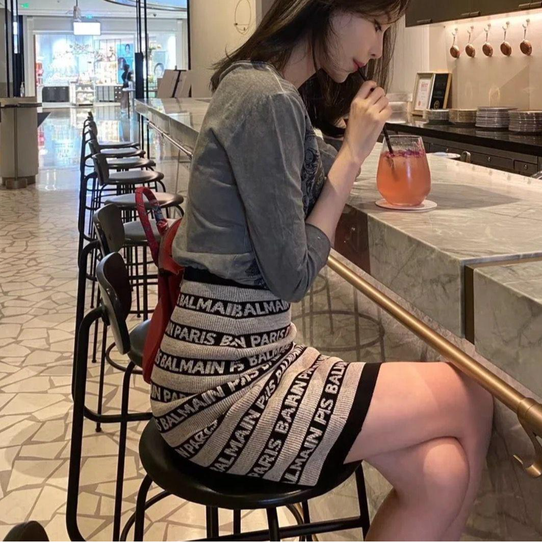 99新 BALMAIN/巴尔曼 双双臻选/sf10190/巴尔曼半身裙/34码