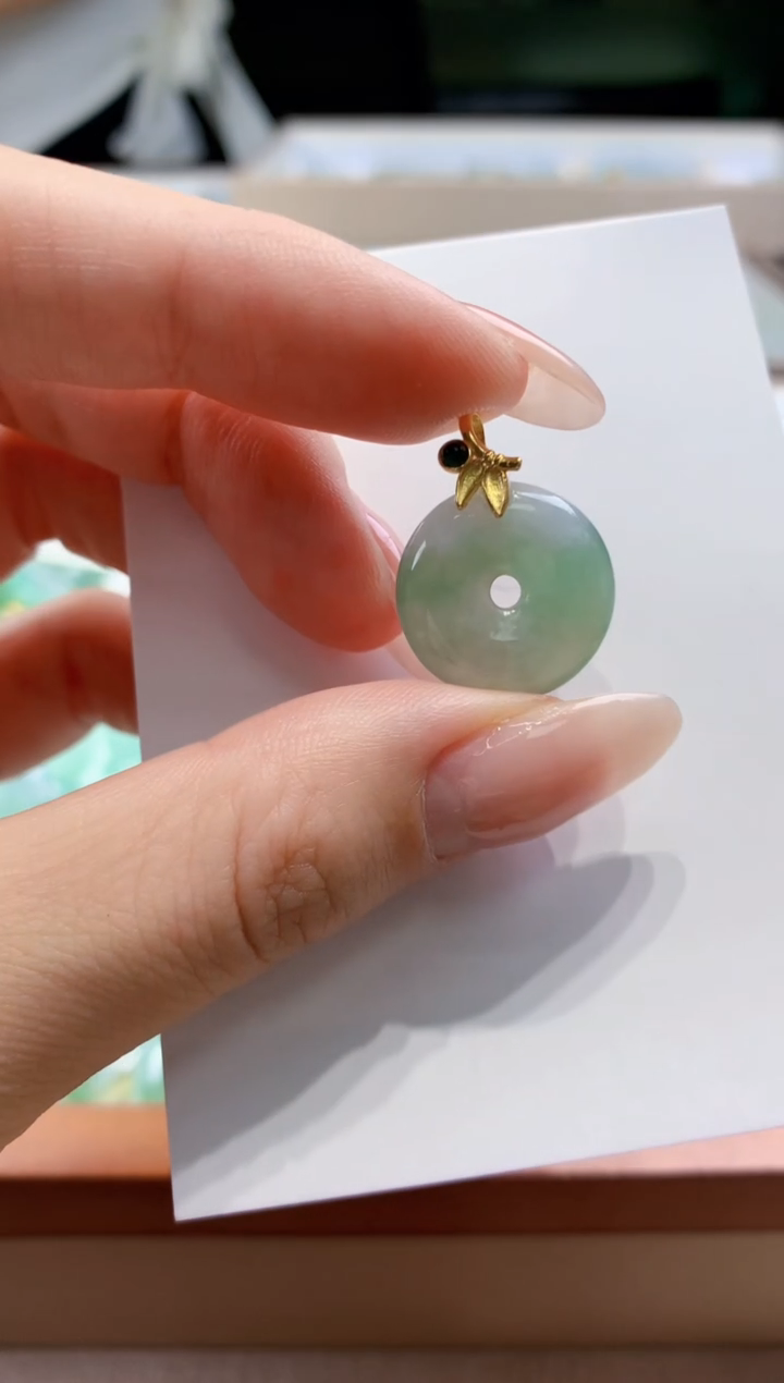 翡翠未镶嵌颈饰天然A货翡翠挂件