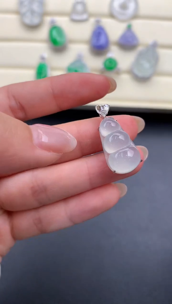 【闪购商品】翡翠颈饰18K金镶嵌Q744     