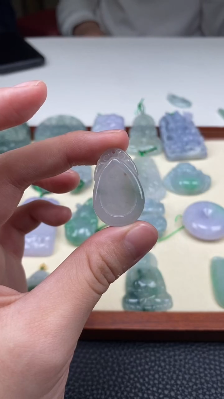 【闪购商品】翡翠挂件未镶嵌水滴